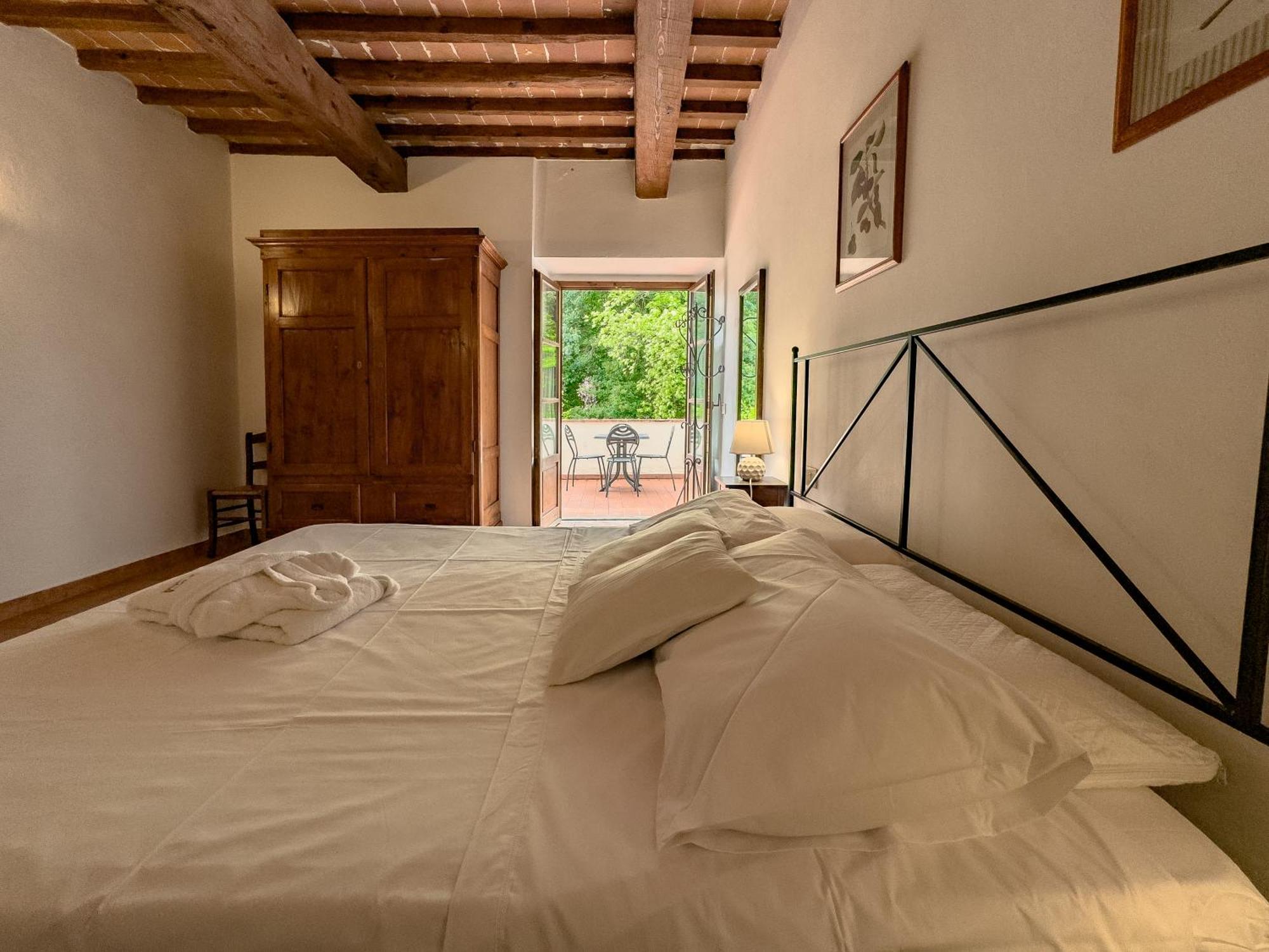 La Ferriera Exclusive Resort - Pool & Waterfall Loro Ciuffenna Exterior foto