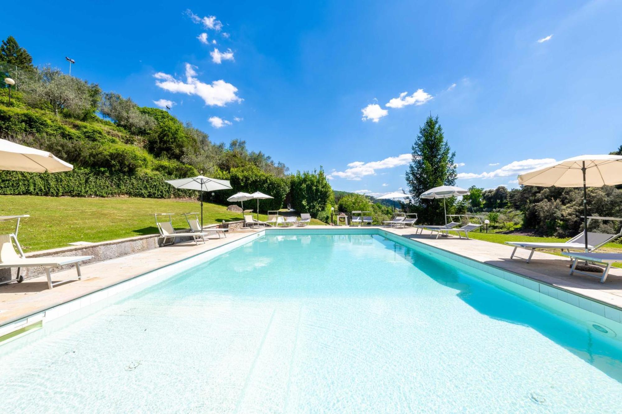 La Ferriera Exclusive Resort - Pool & Waterfall Loro Ciuffenna Exterior foto
